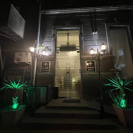 Hotel Fleur Yerevan Ngoại thất bức ảnh