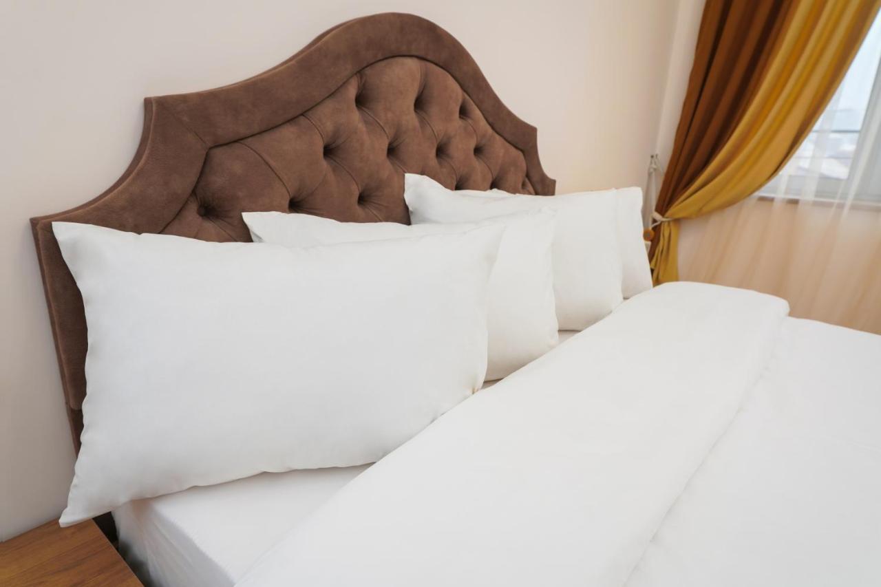 Hotel Fleur Yerevan Ngoại thất bức ảnh