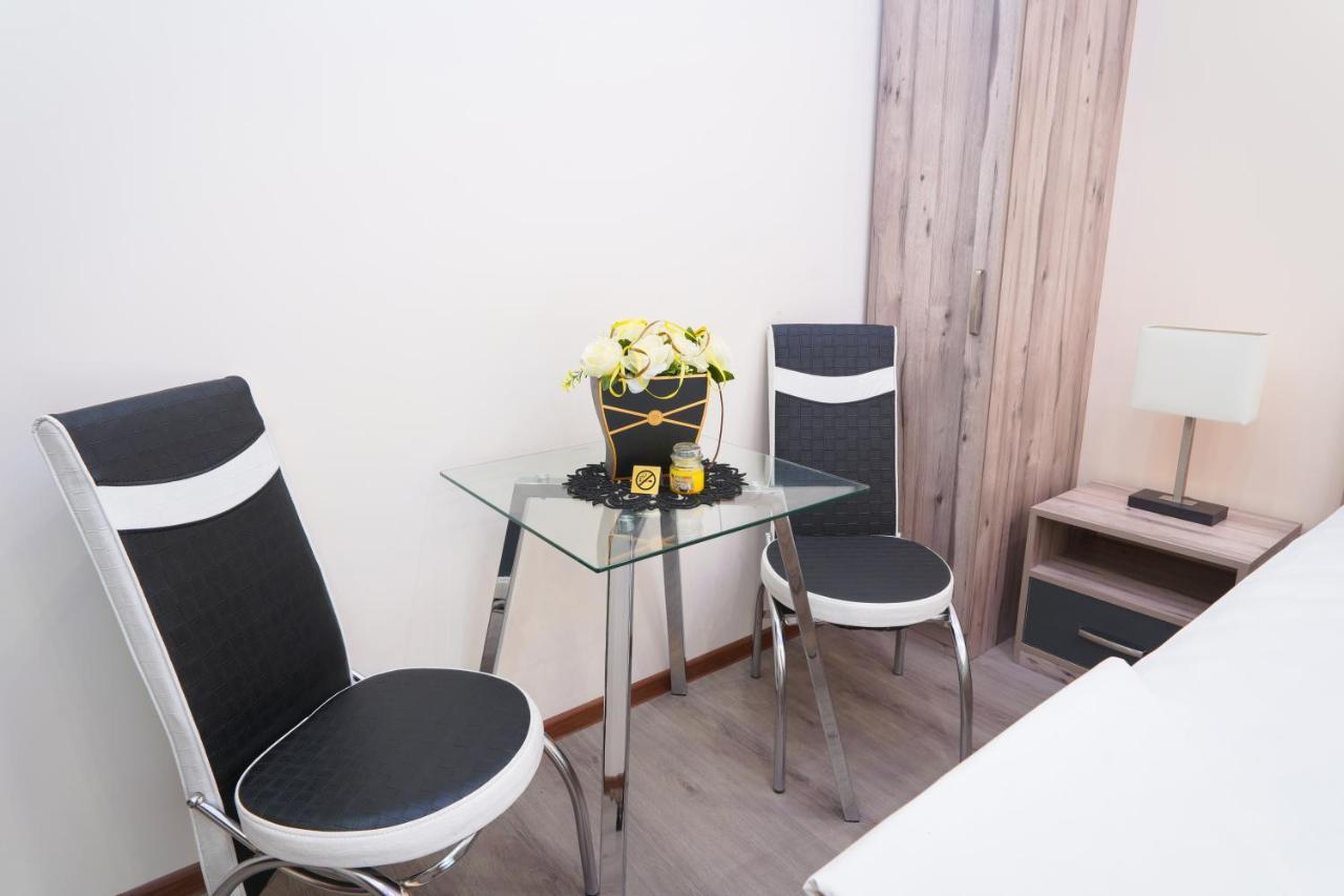 Hotel Fleur Yerevan Ngoại thất bức ảnh