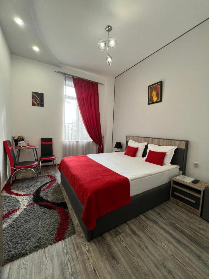 Hotel Fleur Yerevan Ngoại thất bức ảnh