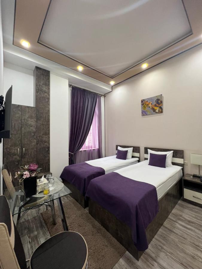 Hotel Fleur Yerevan Ngoại thất bức ảnh