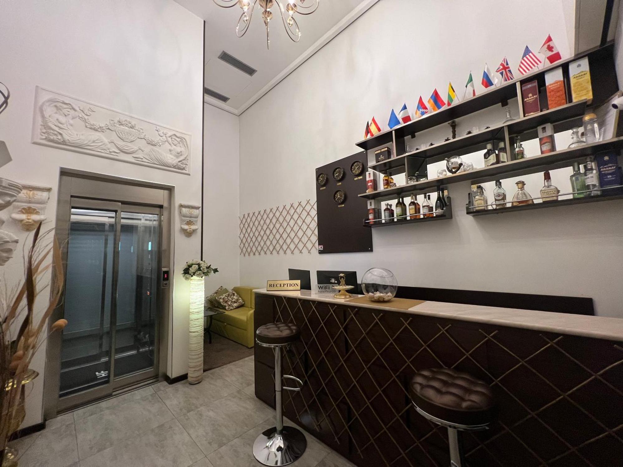 Hotel Fleur Yerevan Ngoại thất bức ảnh