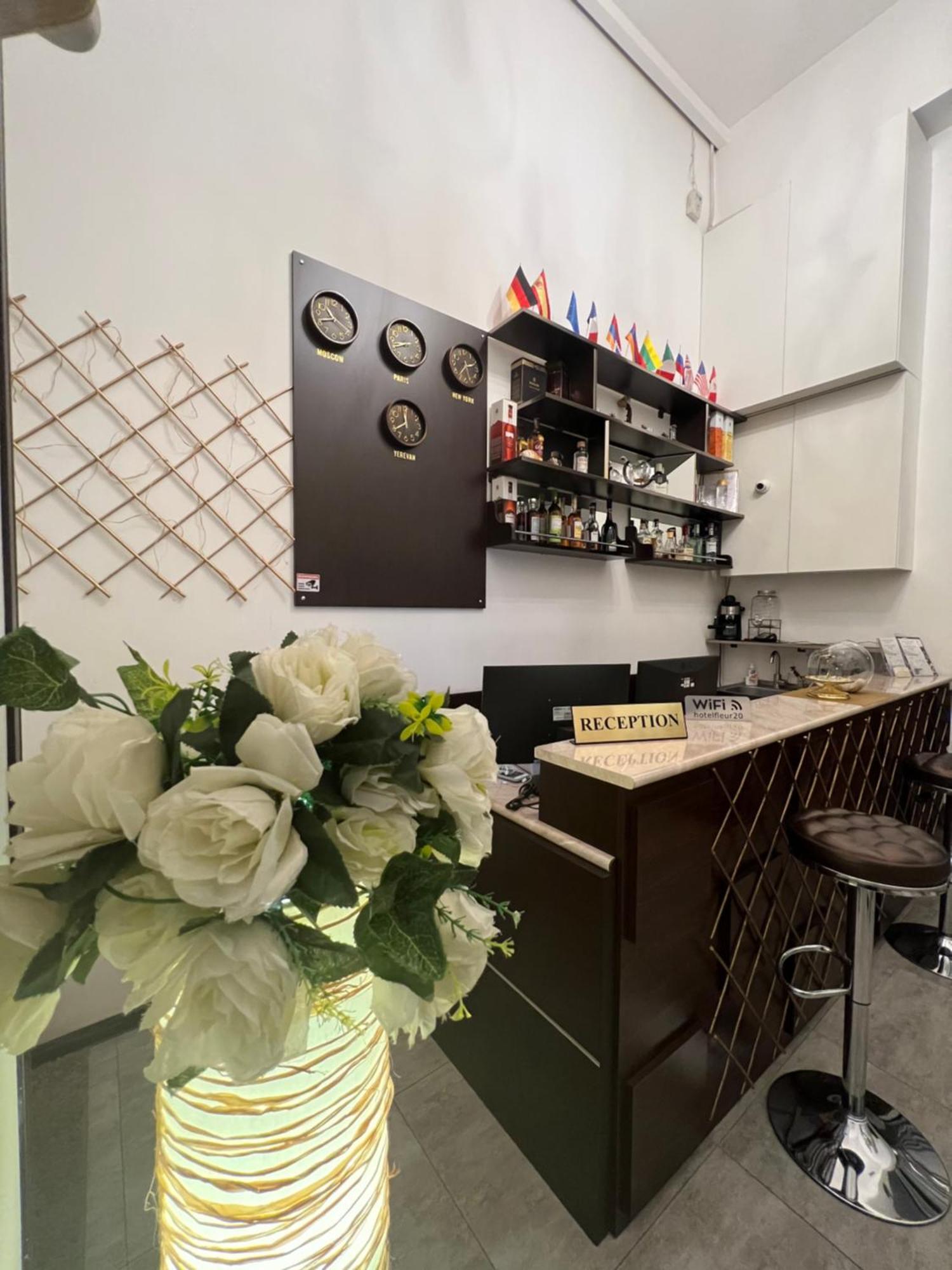 Hotel Fleur Yerevan Ngoại thất bức ảnh