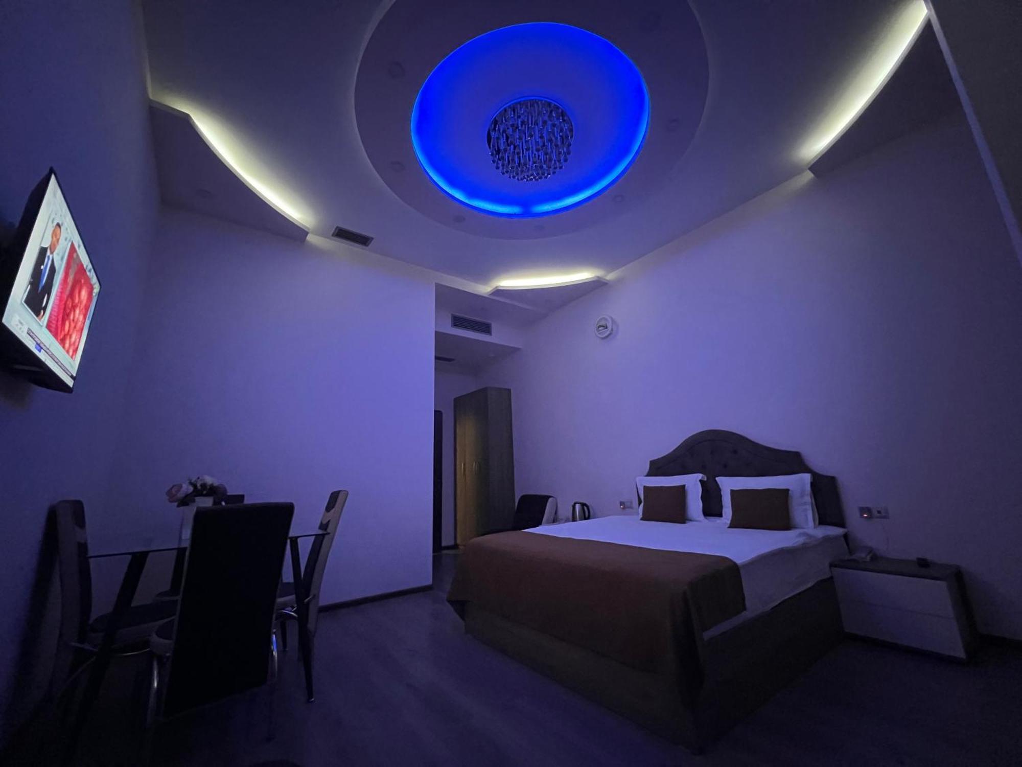 Hotel Fleur Yerevan Ngoại thất bức ảnh