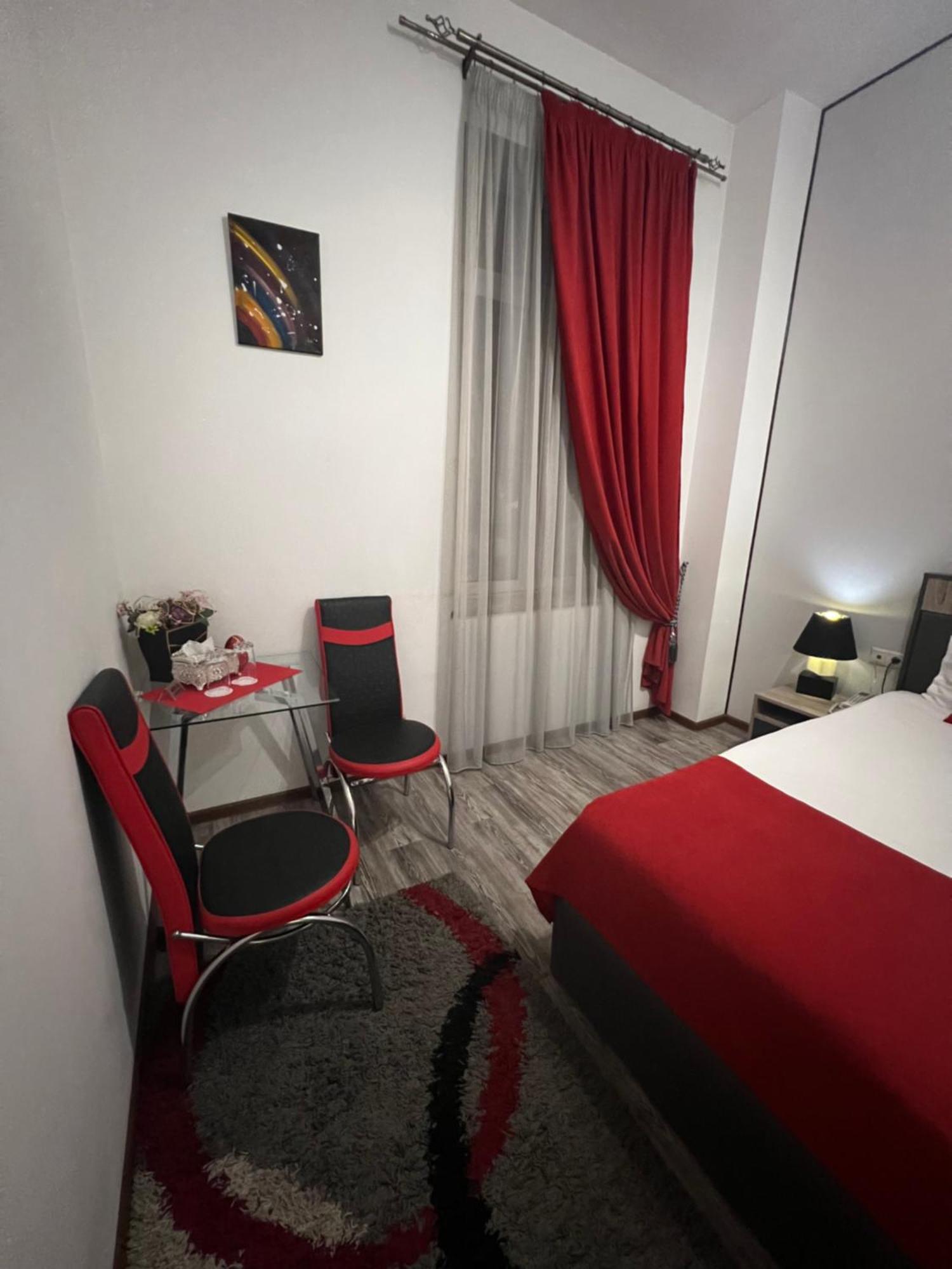 Hotel Fleur Yerevan Ngoại thất bức ảnh