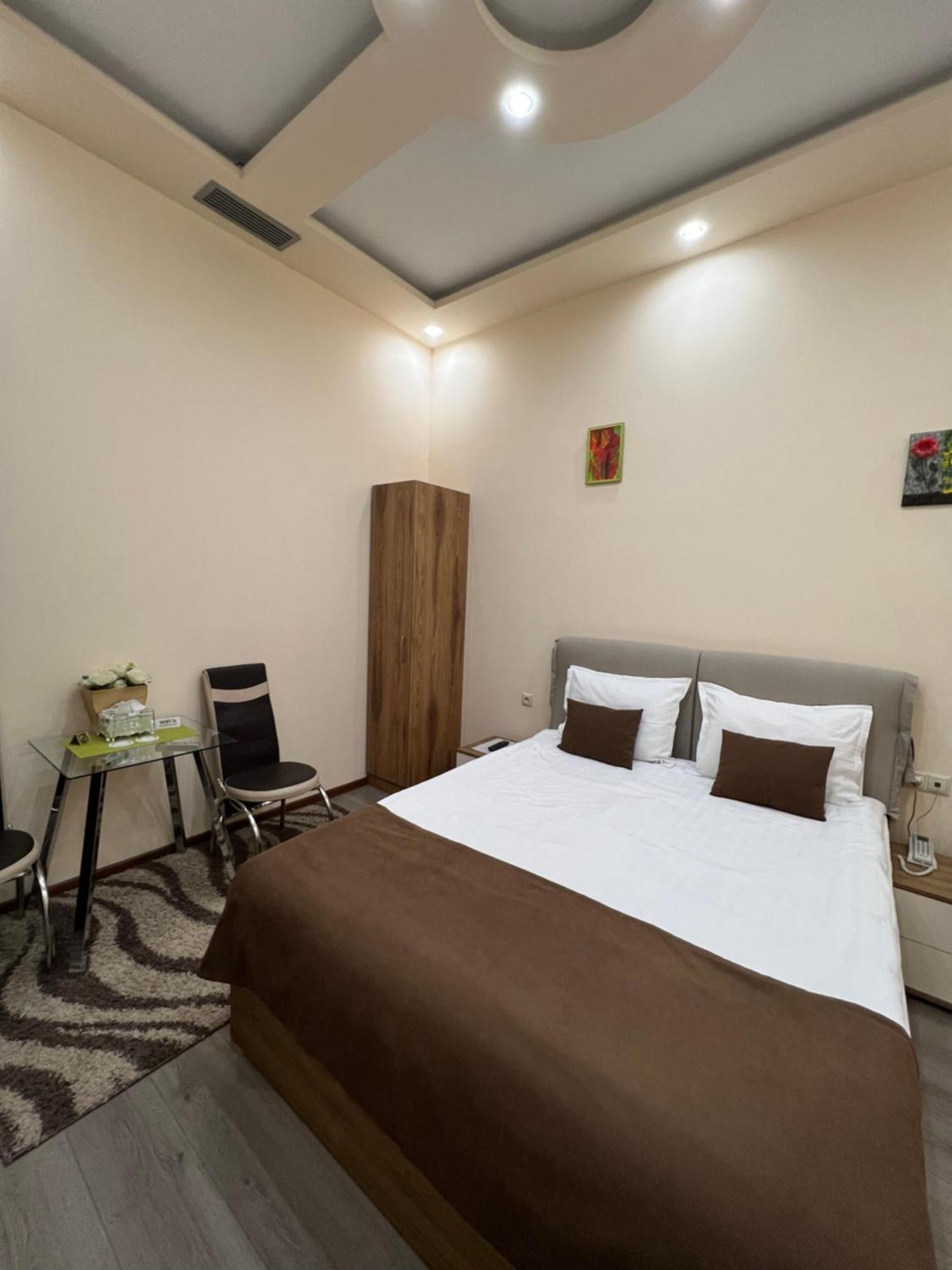 Hotel Fleur Yerevan Ngoại thất bức ảnh