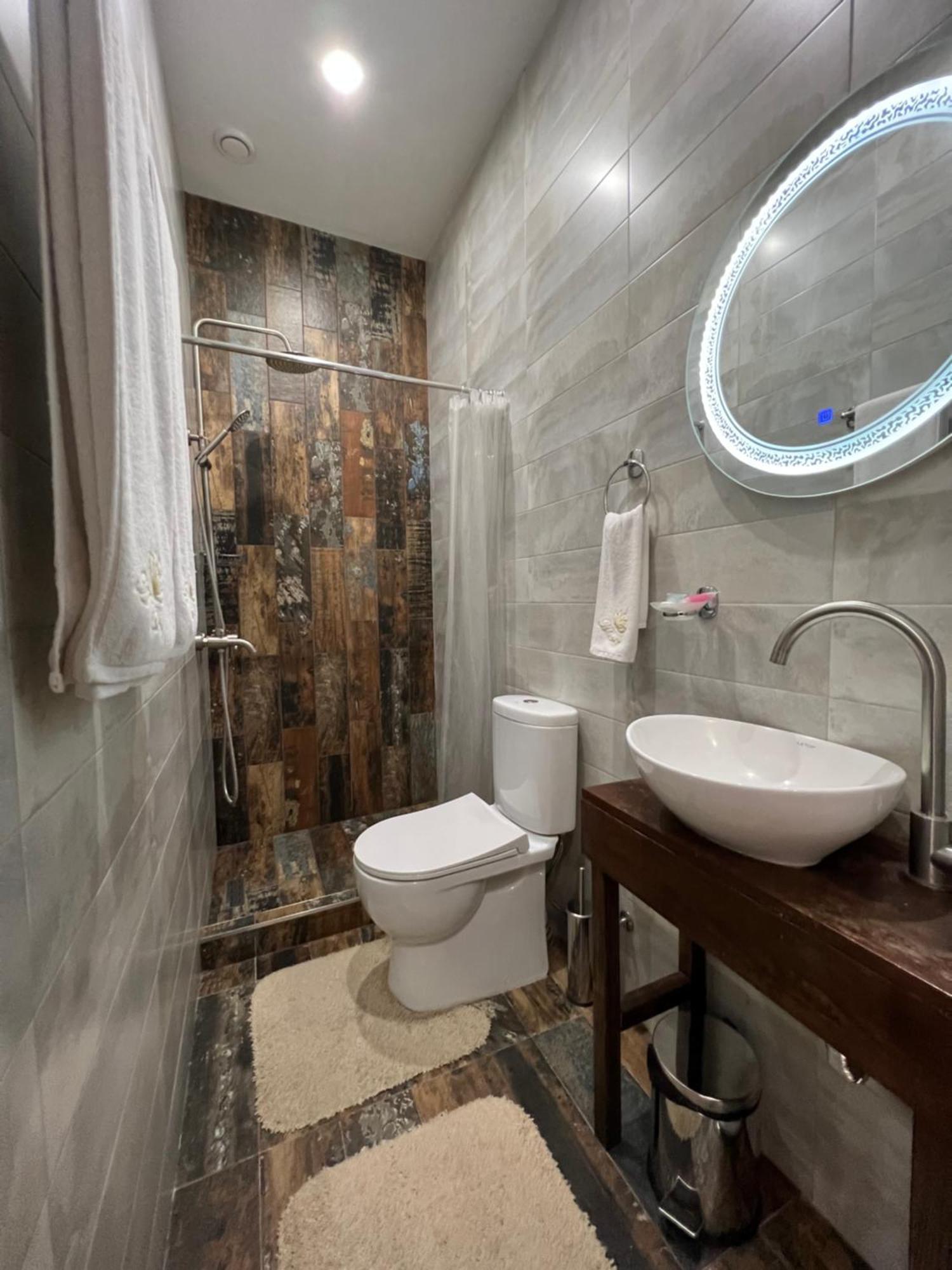 Hotel Fleur Yerevan Ngoại thất bức ảnh