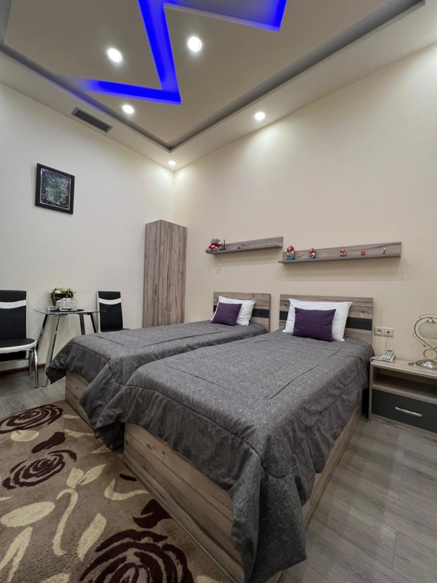 Hotel Fleur Yerevan Ngoại thất bức ảnh